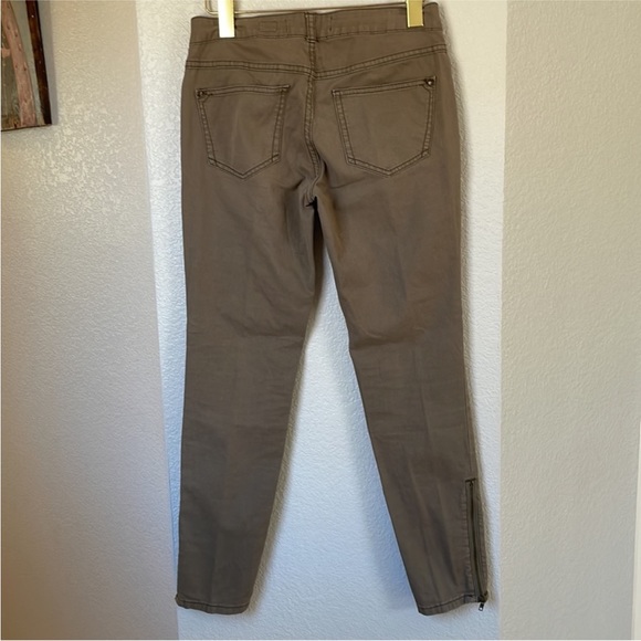 Moss Green Anthropologie Pants - Picture 4 of 4